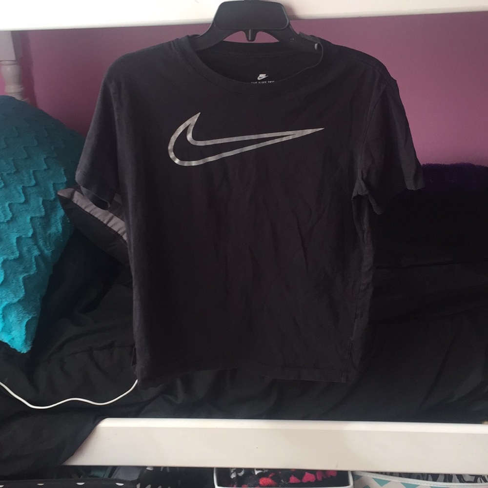 Nike tee